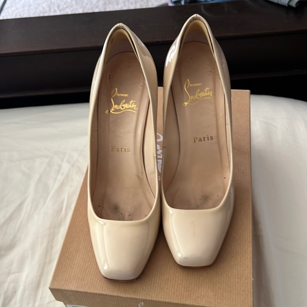 Christian Louboutin Décolleté 328 100 - size 37 color bone